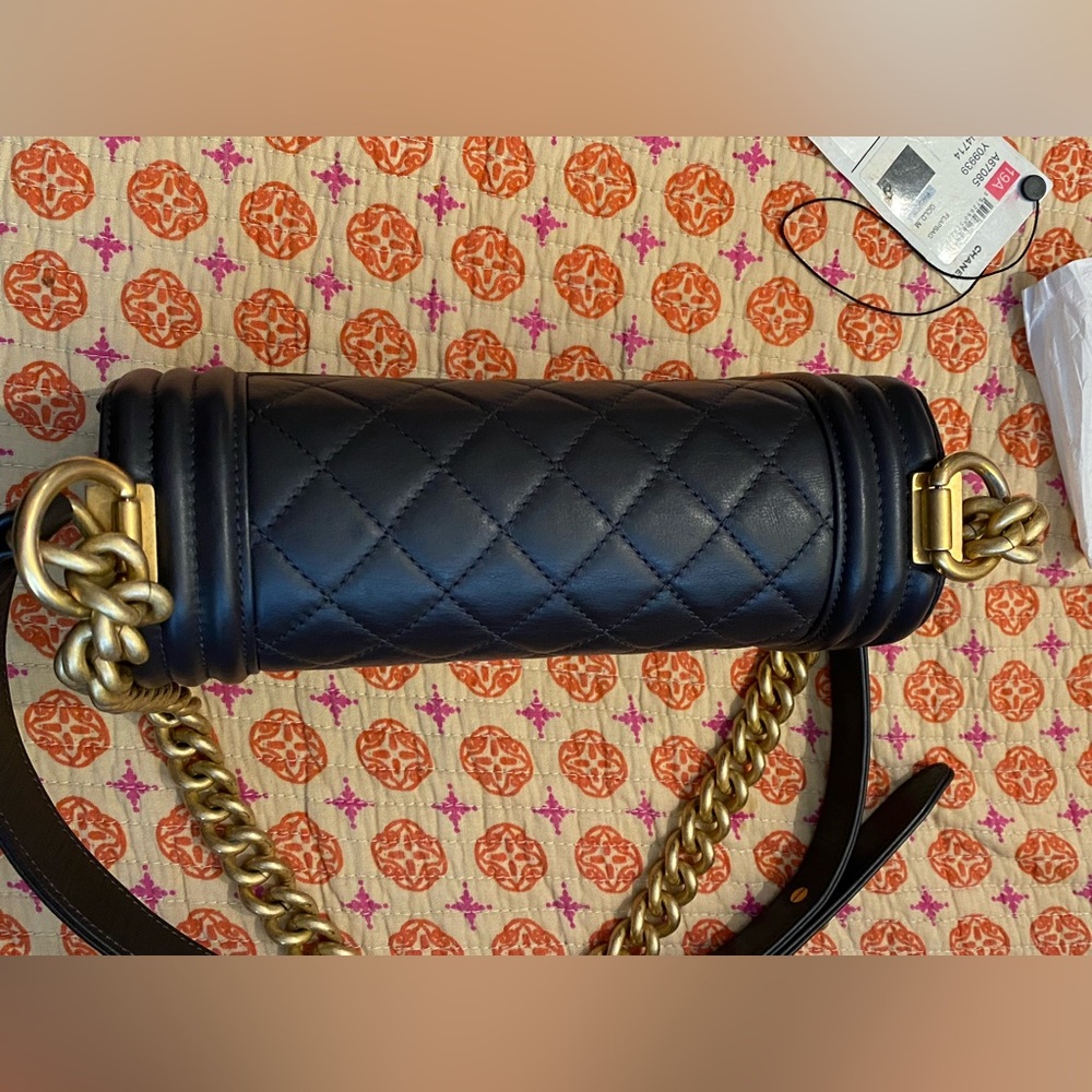 Chanel Classic Quilted Boy Bag Small Grey - Picture 6 of 14